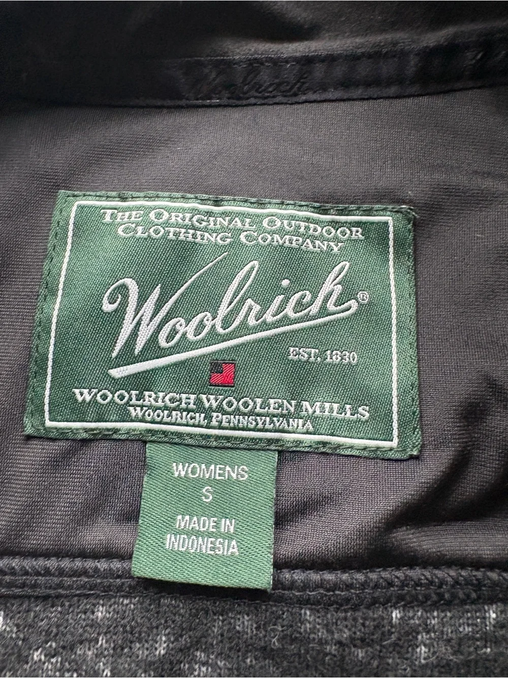 WOOLRICH black Sherpa zipper long sleeve thumb holes jacket